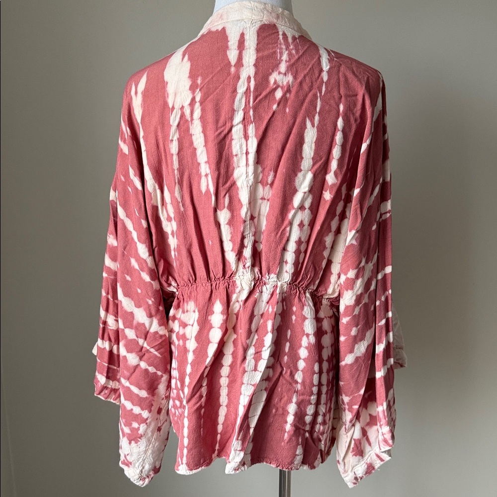 Style Envy Tie Dyed Kimono - Picture 4 of 6
